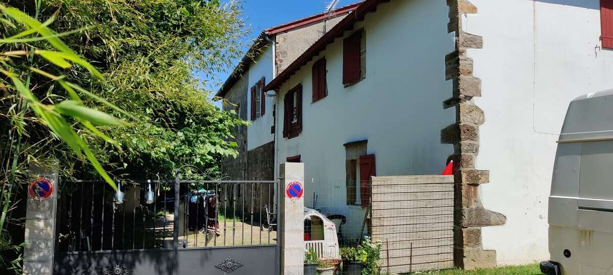 Appartement à USTARITZ