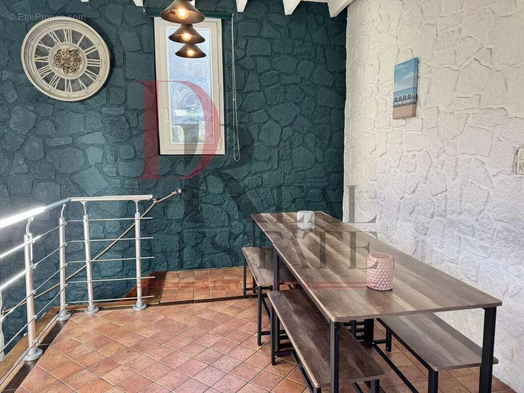 Maison à PEILLE