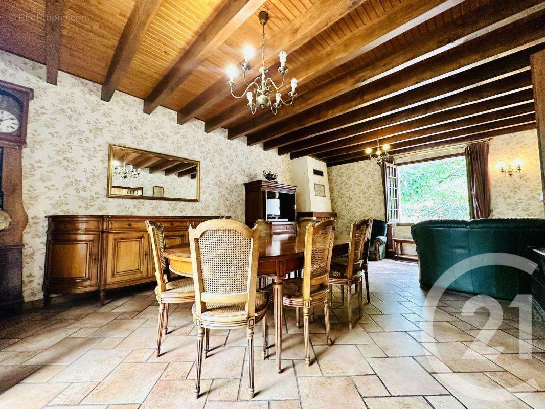 Maison 230 m² à La Porcherie  - photo 3