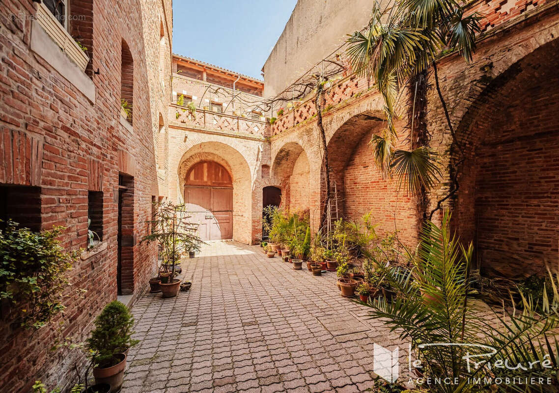 Superbe hôtel particulier XVIIe à réinventer au coeur d'Albi - Secteur UNESCO - photo 2