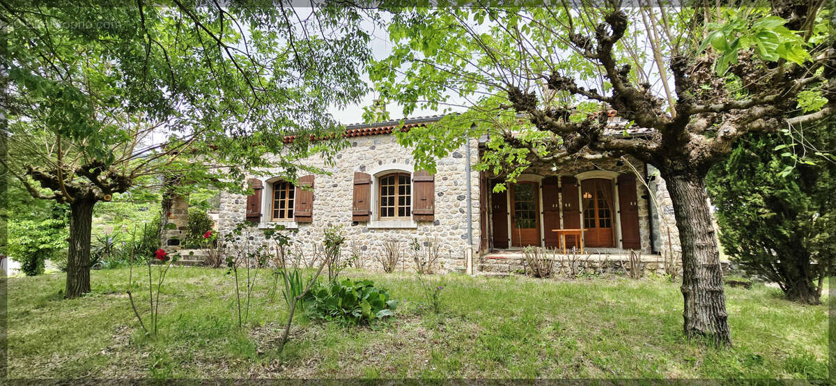 Maison à LES OLLIERES-SUR-EYRIEUX