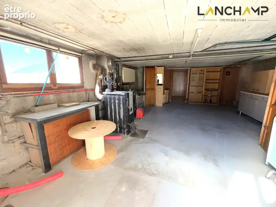 Maison à rénover avec sous-sol et joli terrain - photo 13