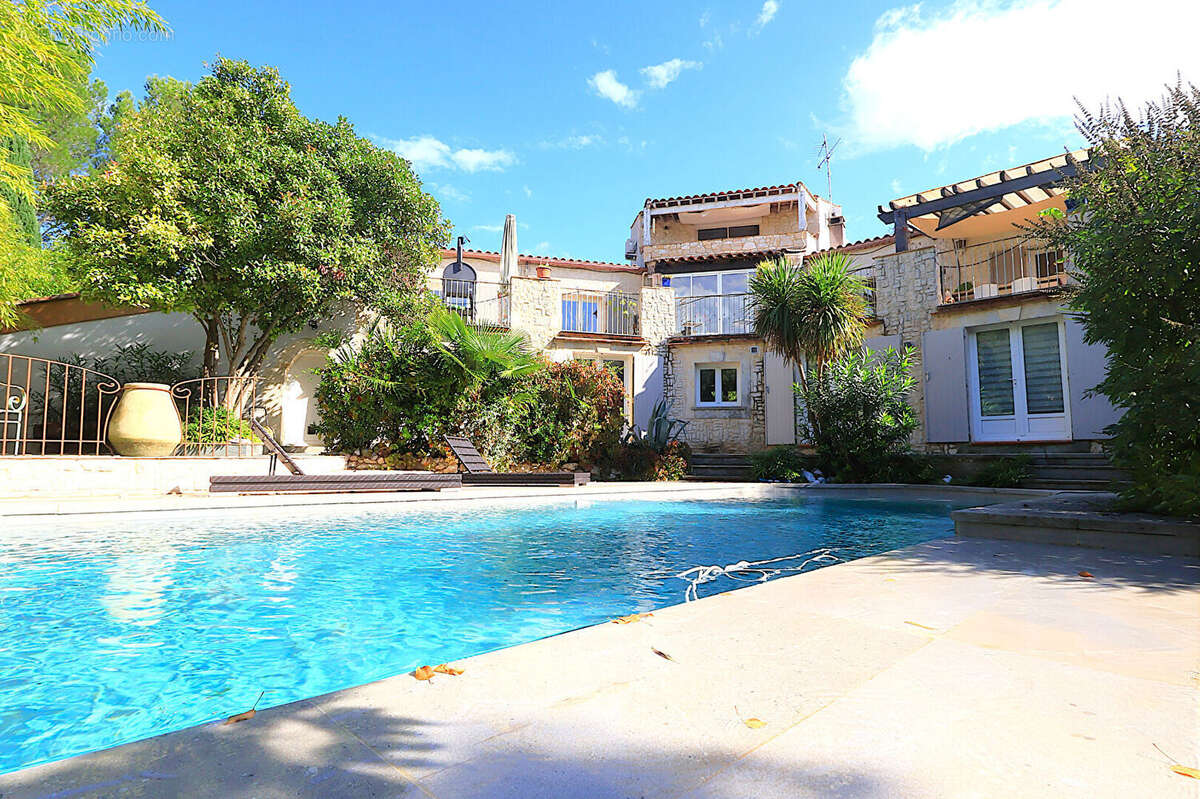 Maison à CASTRIES
