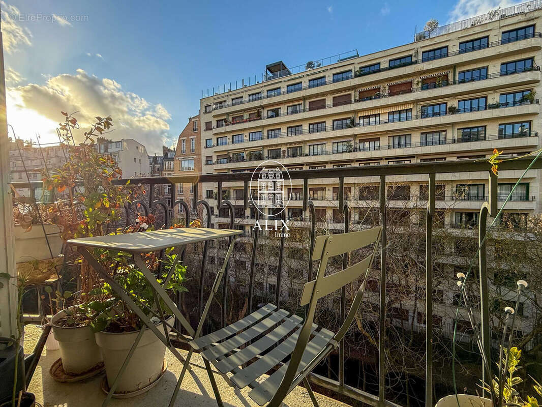 Appartement à PARIS-16E