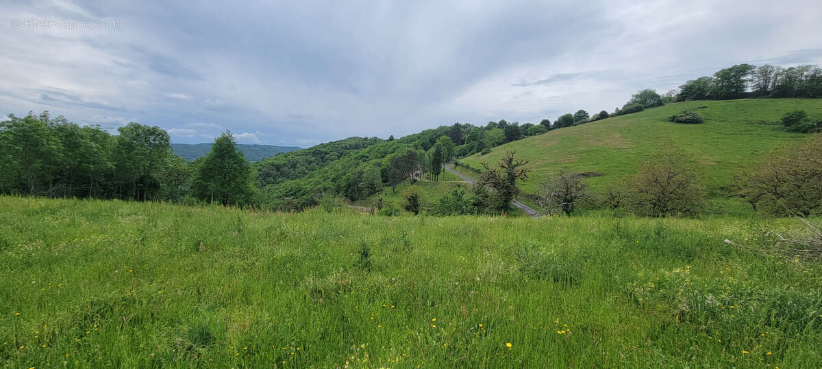 Terrain à ALBIGNAC