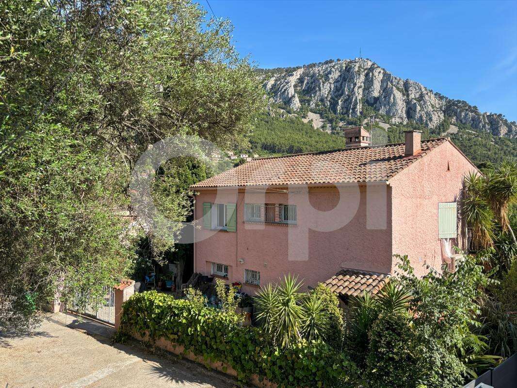 Maison de charme 124 m² – 4 chambres – Vue Mont Faron – Jardin intimiste – Cuisine d'été - photo 20