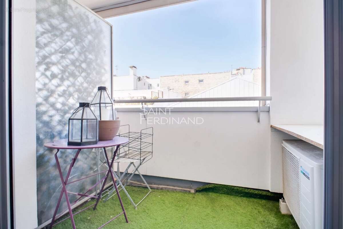 Appartement à PARIS-17E