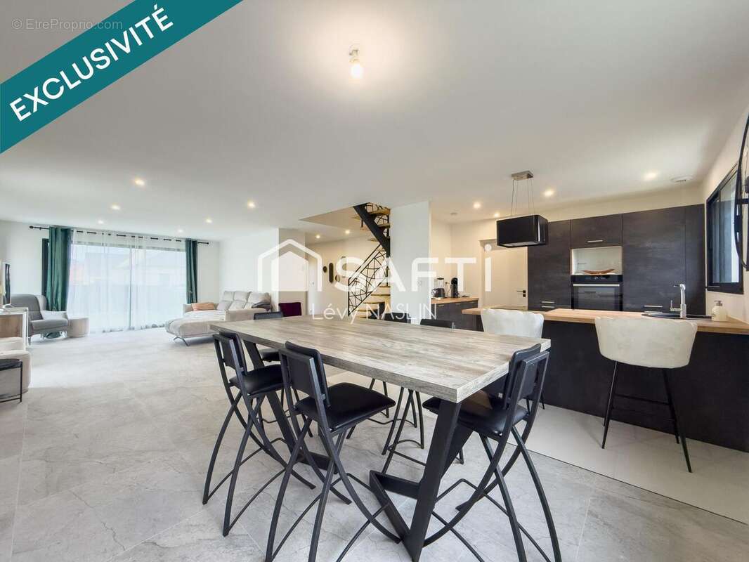 Photo 2 - Maison à NEUVILLE-SUR-SARTHE