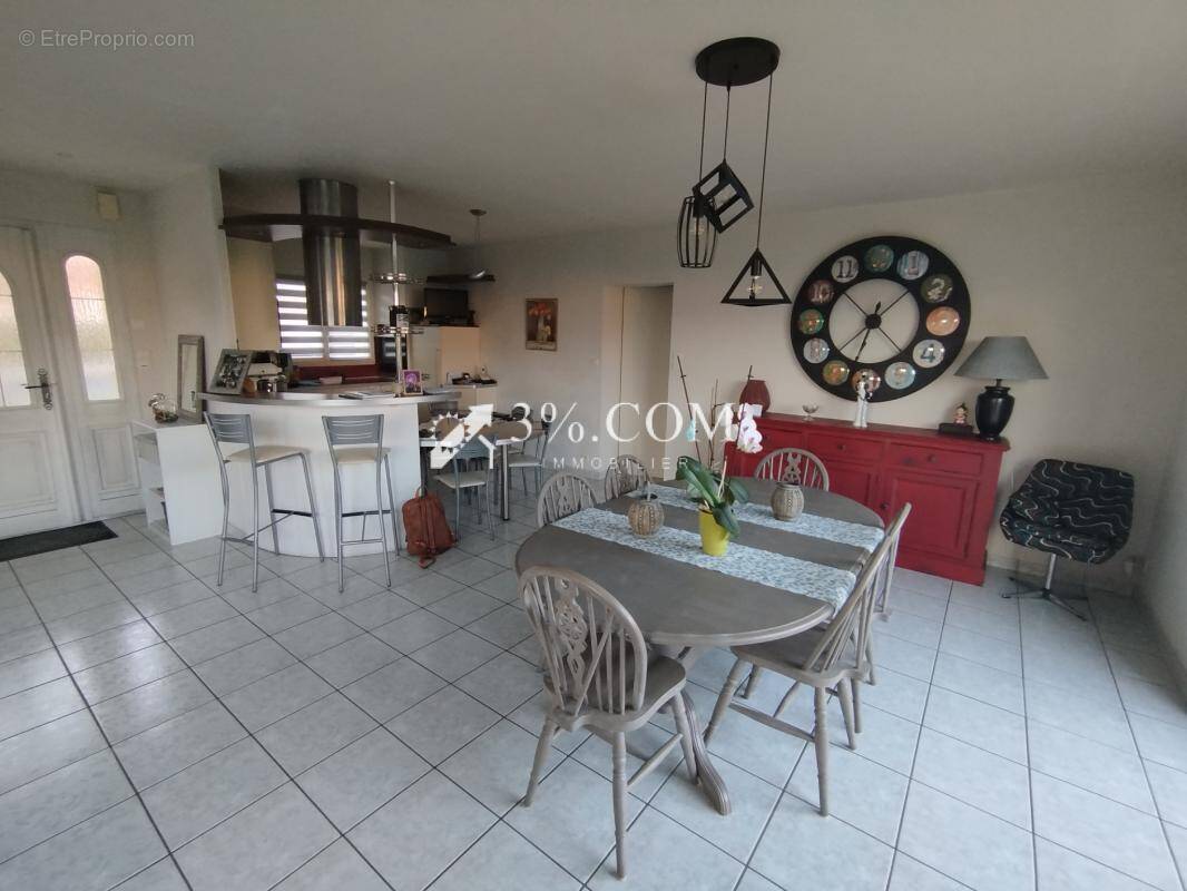 Maison à LES HERBIERS