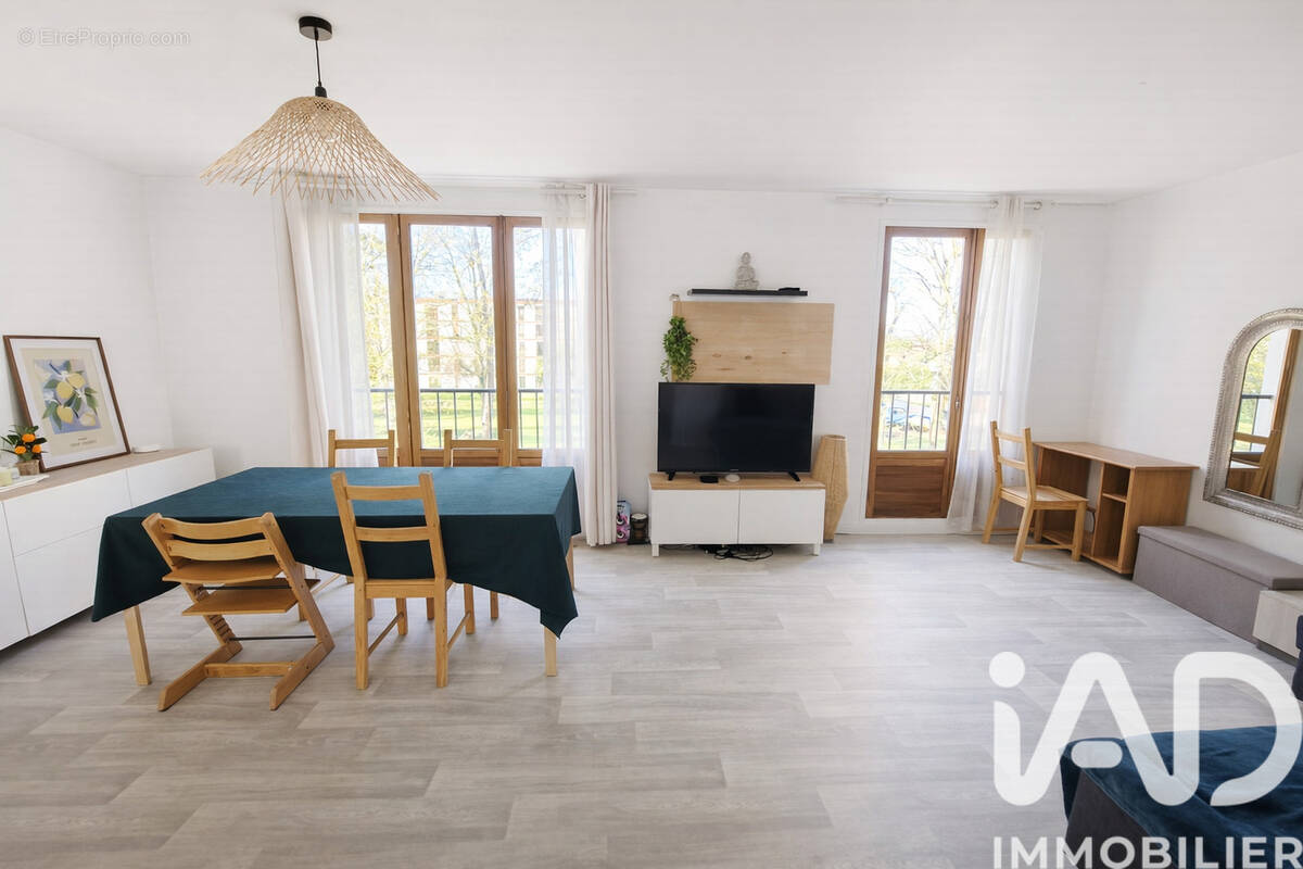 Photo 1 - Appartement à BRIE-COMTE-ROBERT