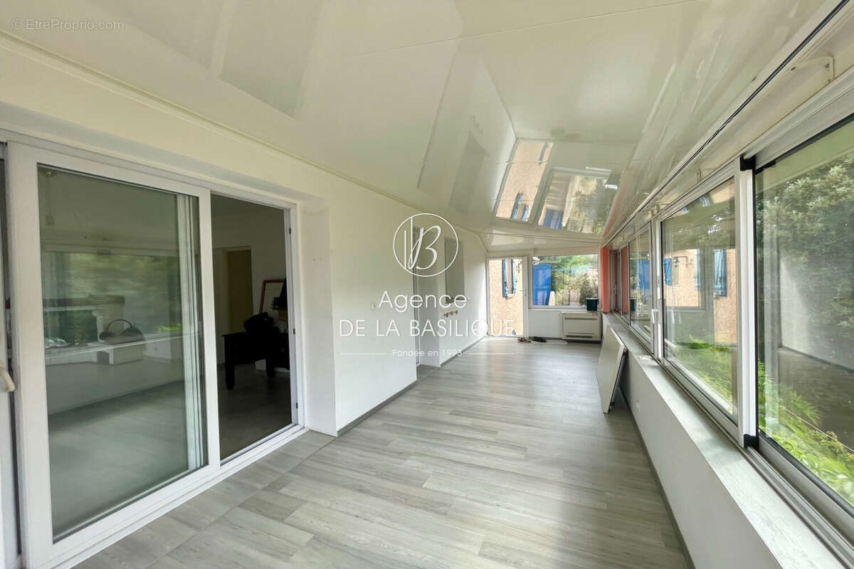 Maison à SAINT-MAXIMIN-LA-SAINTE-BAUME