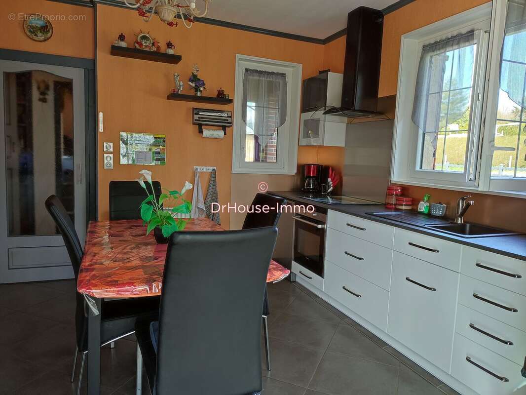 Maison à SAINTE-GAUBURGE-SAINTE-COLOMBE