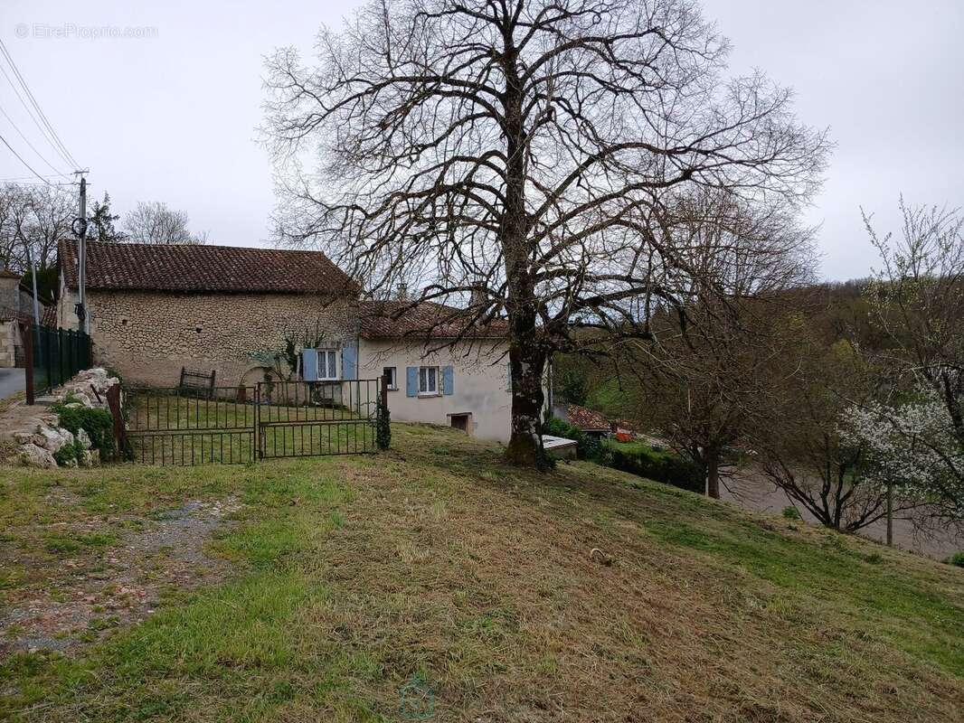 Maison à ALLEMANS