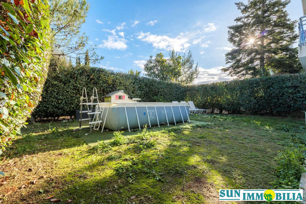 Appartement à SAINT-LAURENT-DU-VAR