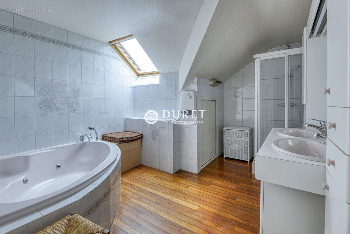 Maison à LES BROUZILS