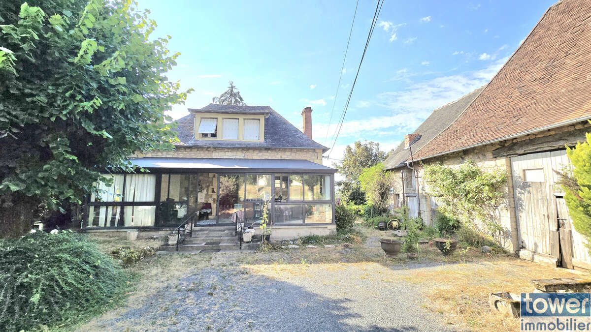 Corps de ferme, terrain de 2500 m2 environ - photo 10
