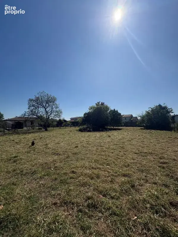 Terrain de 1 000 m² en plein centre de Pineuilh – Un grand jardin en ville - photo 2