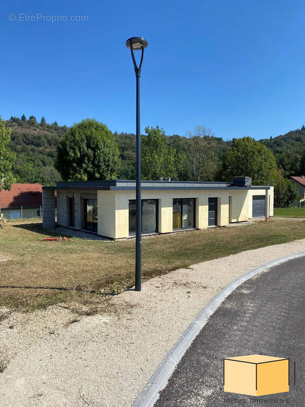 Maison à MAGNIEU