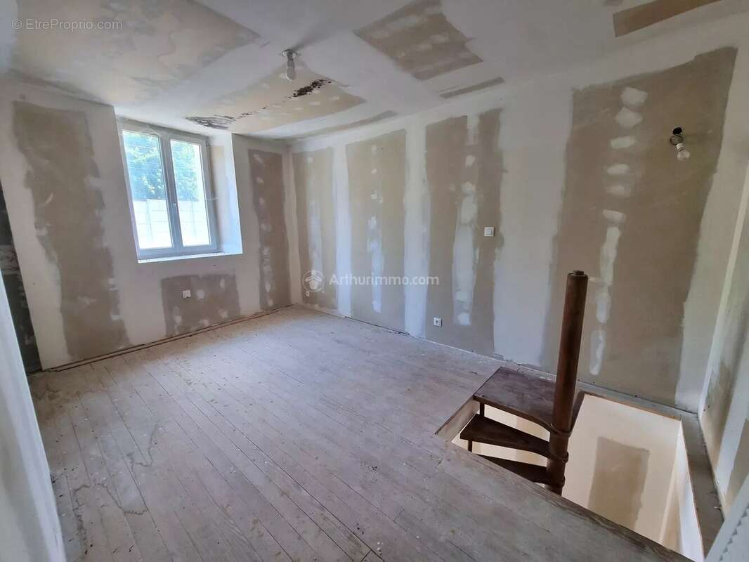 Appartement à HARREVILLE-LES-CHANTEURS