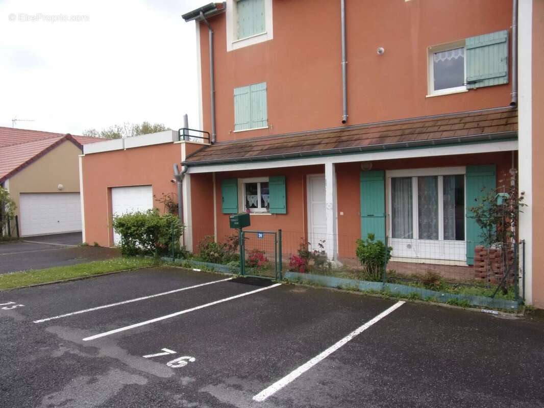 Appartement à YZEURE