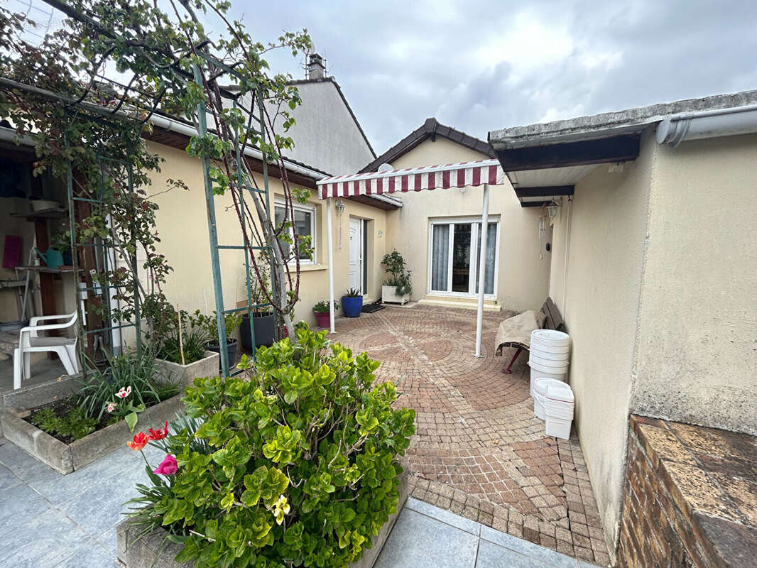 Maison à MITRY-MORY