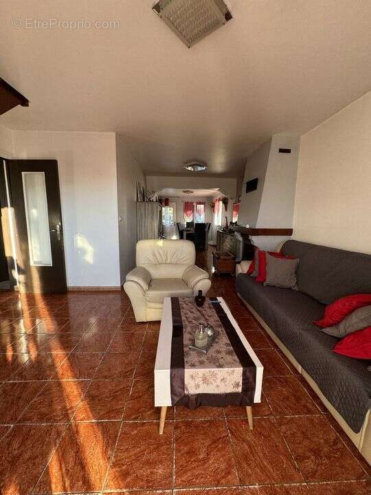 maison familiale, sous sol total, grand terrain, 4 chambres, - Maison à PITHIVIERS