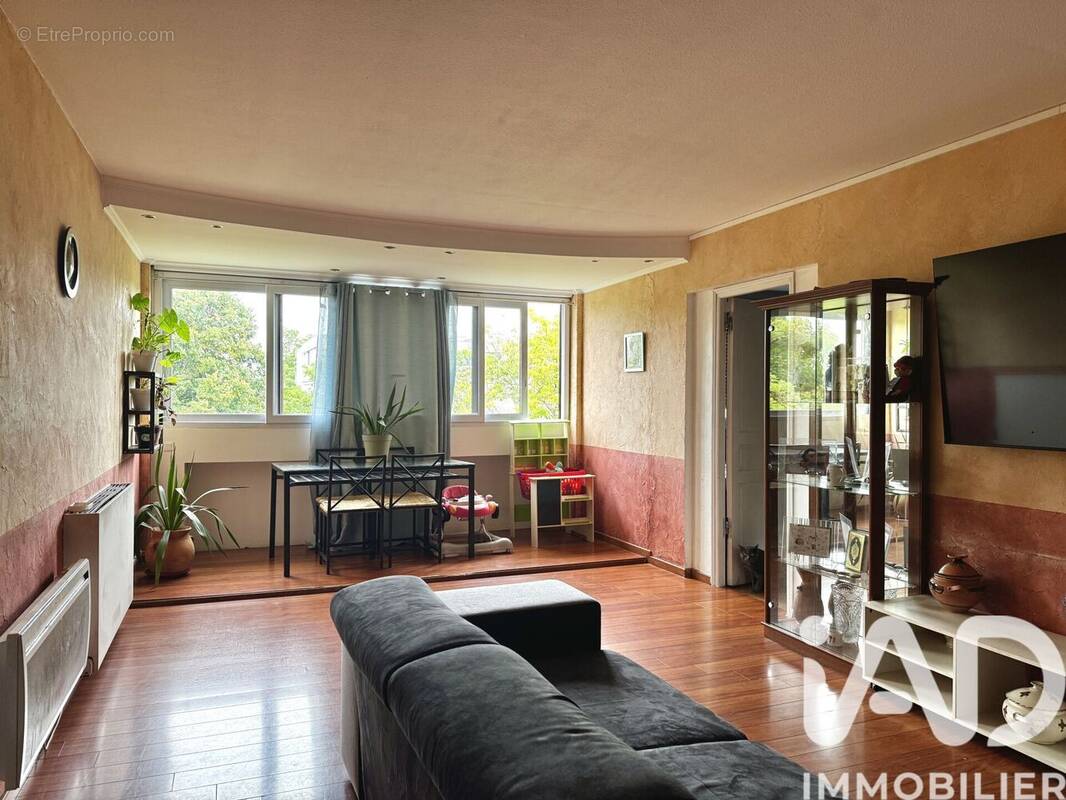 Photo 1 - Appartement à SAVIGNY-LE-TEMPLE