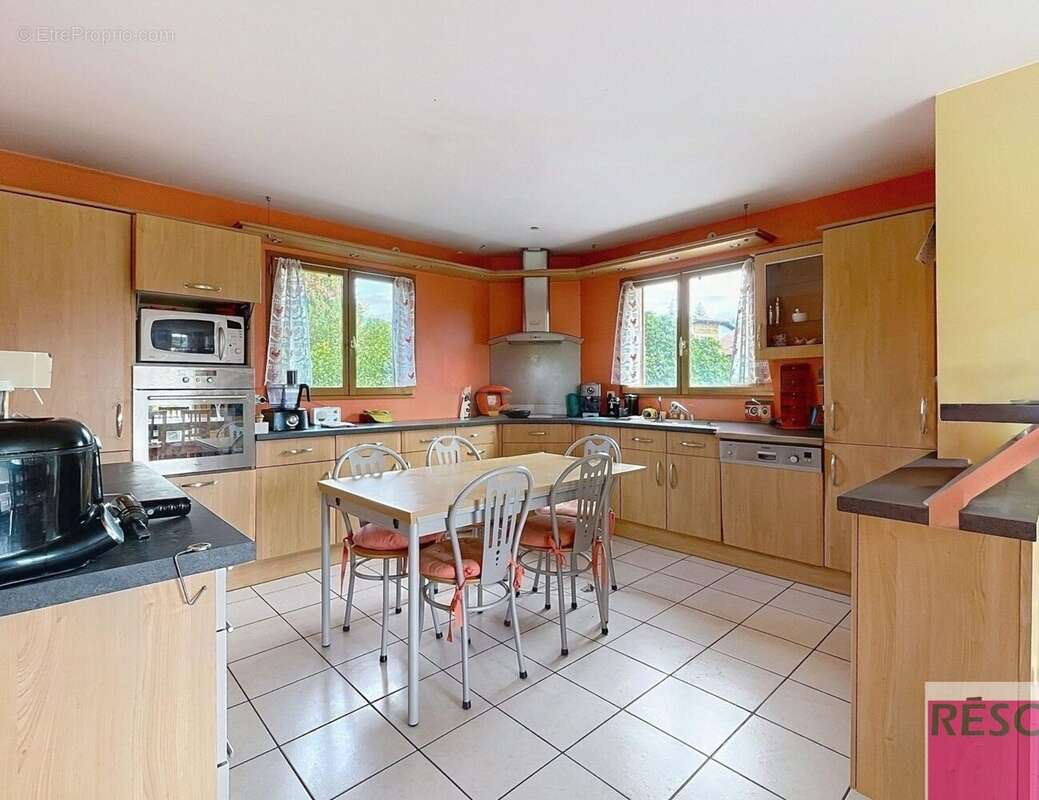 Maison à CONTAMINE-SUR-ARVE