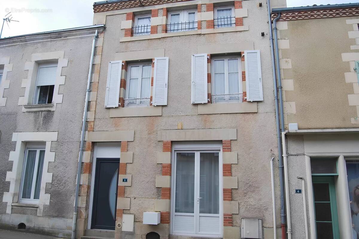 Maison à LATHUS-SAINT-REMY