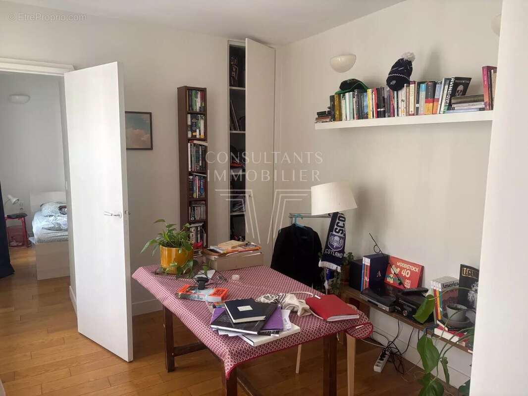 Appartement à PARIS-17E
