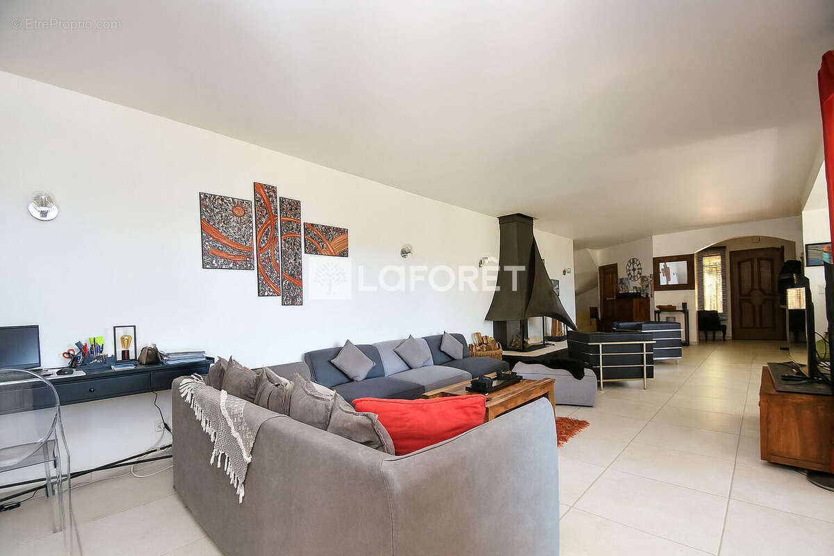 Maison à MONTAUROUX