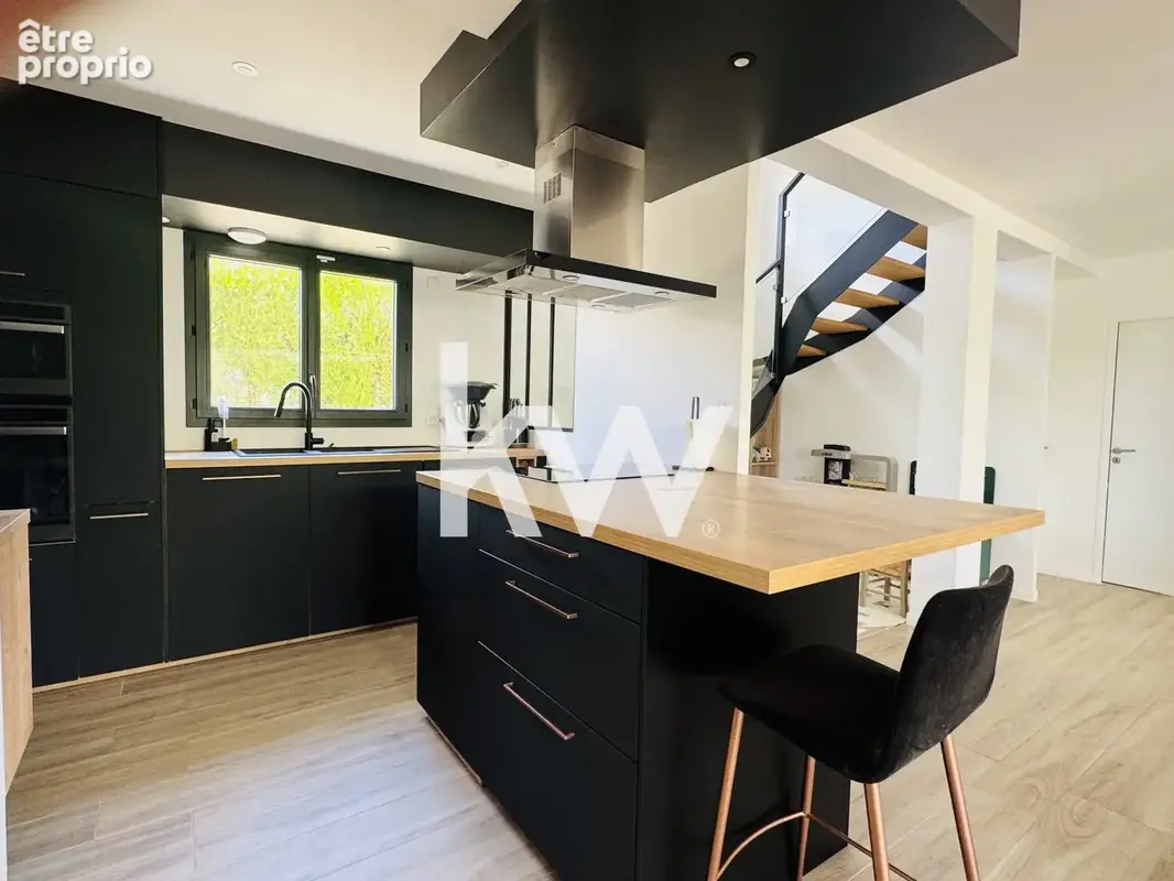 Maison 6 pièces 129 m² à vendre à Saint-Martin-La-Plaine (42800) - photo 6