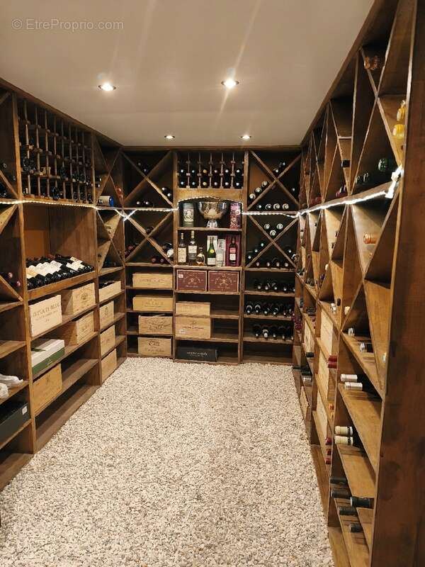 Maison à VALLANGOUJARD