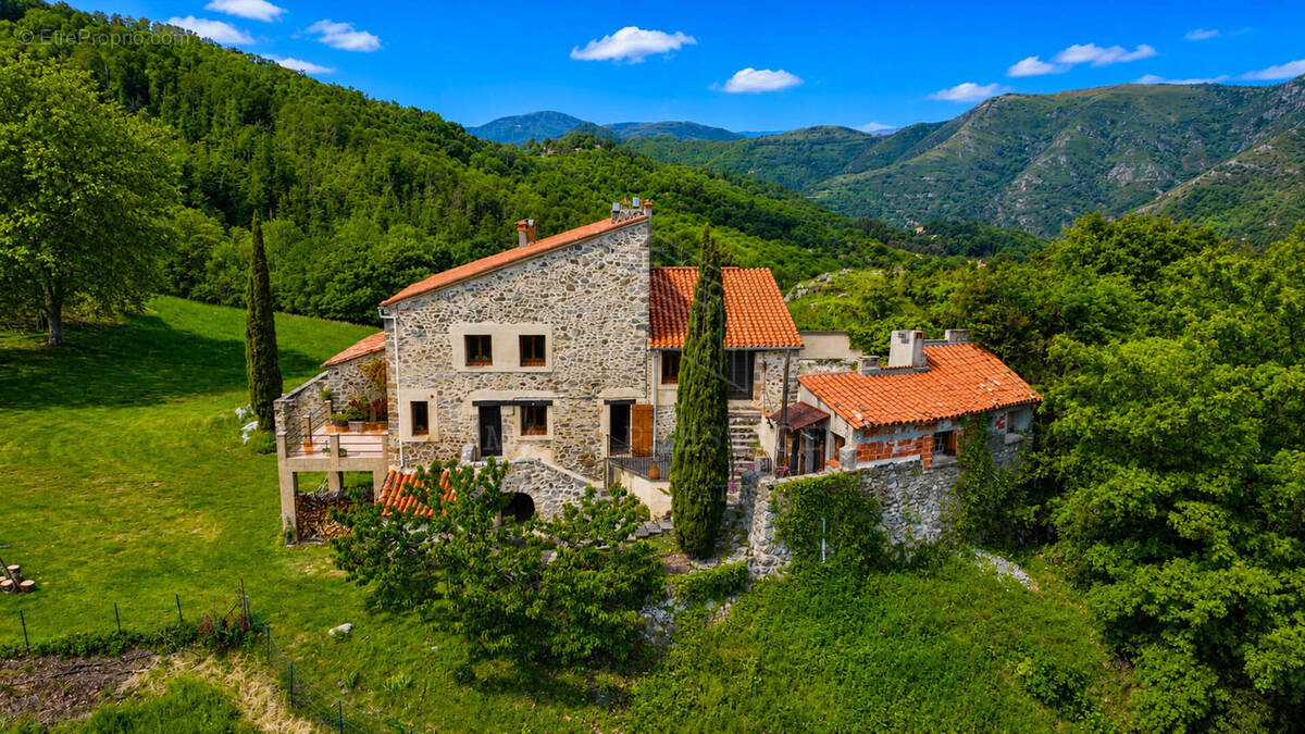Maison à SERRALONGUE