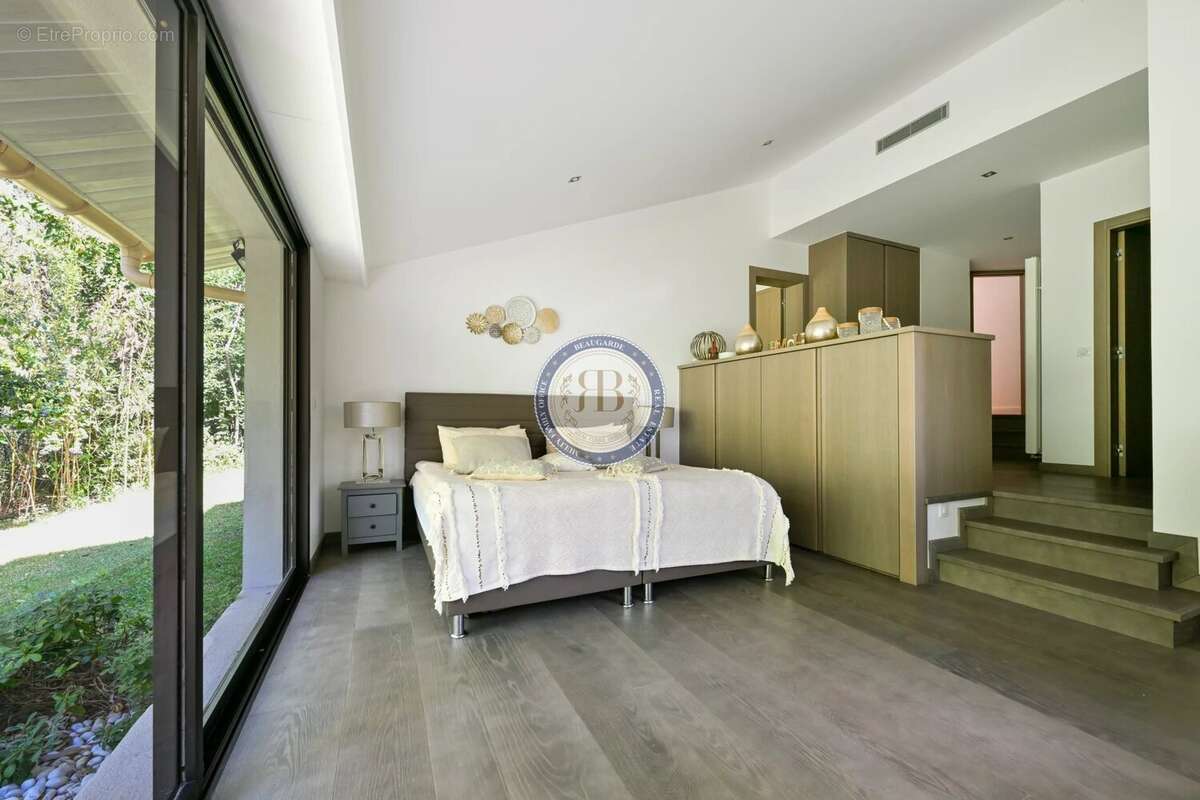 Maison à MOUGINS