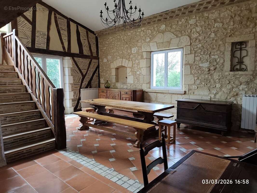 Maison à SAINT-FRONT-DE-PRADOUX