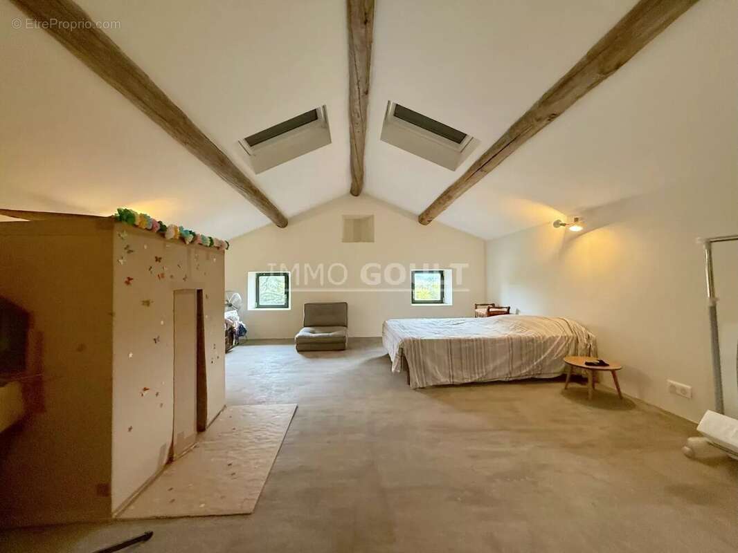 Maison à SAINT-SATURNIN-LES-APT