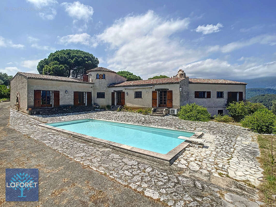 Maison à ROQUEFORT-LES-PINS