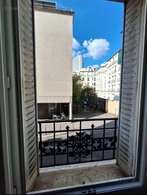Appartement à PARIS-14E