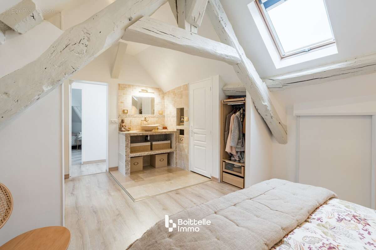 Maison à SOISY-SUR-SEINE