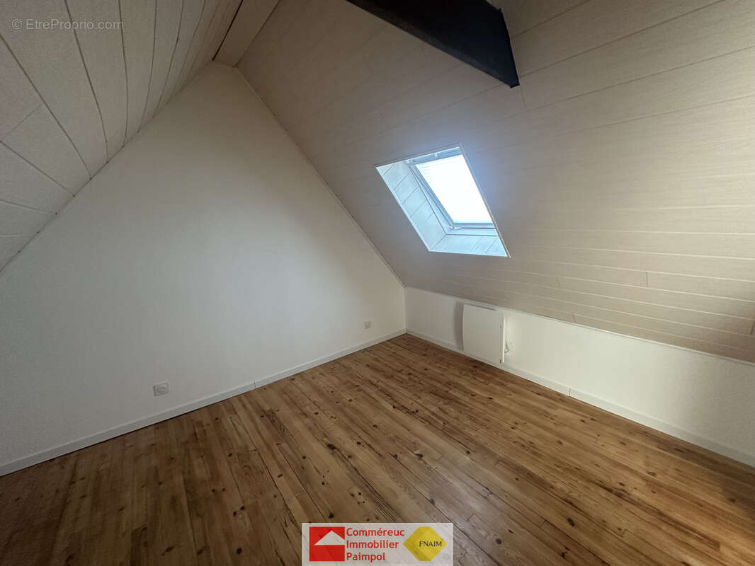 SAINT CLET, aux portes de PONTRIEUX, A VENDRE maison en pierres avec cour - photo 7