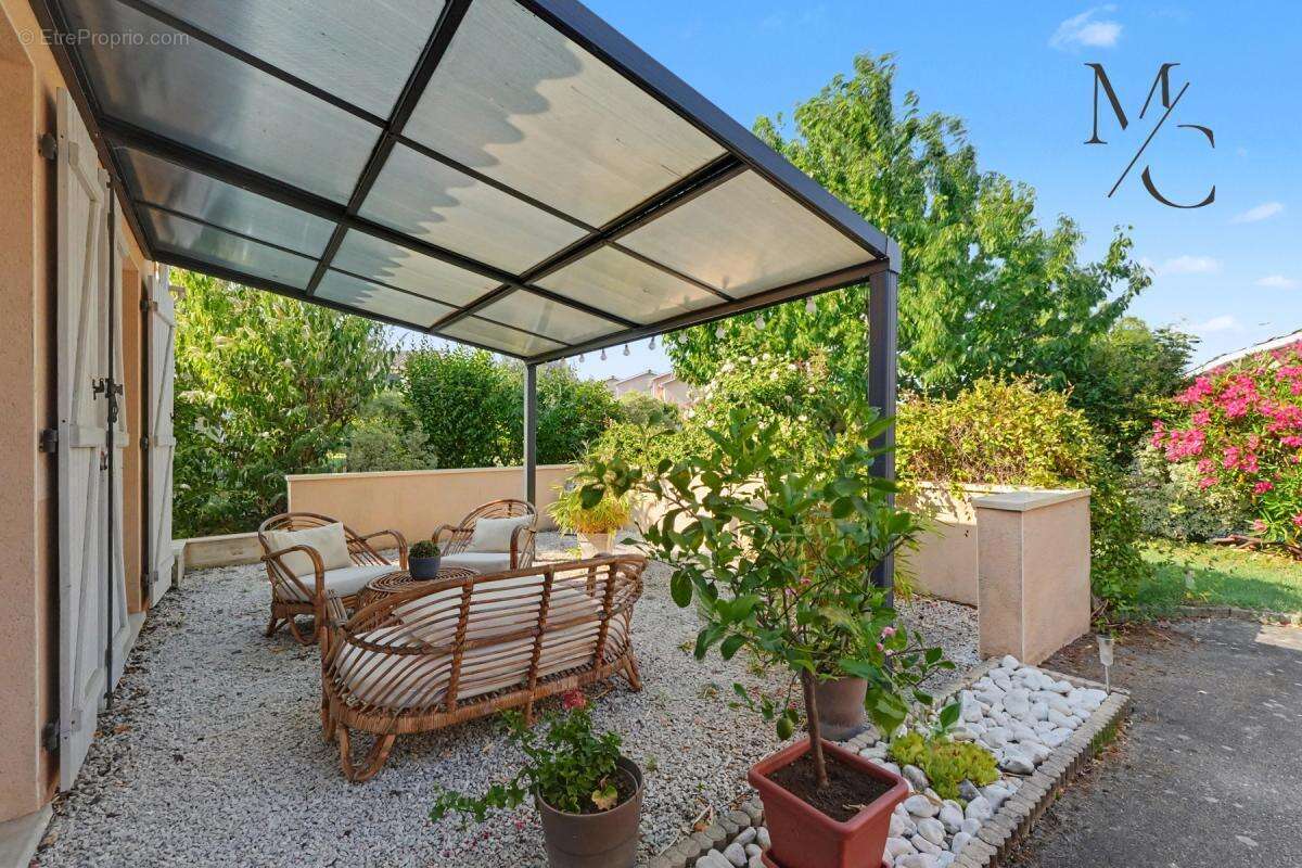 Maison T5 tout confort avec garage et piscine à Aussonne - photo 3