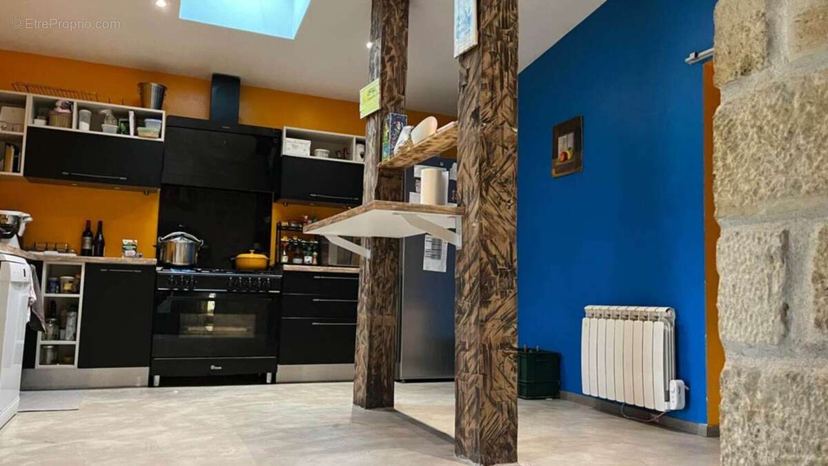 Maison à SAINT-GENES-DE-LOMBAUD