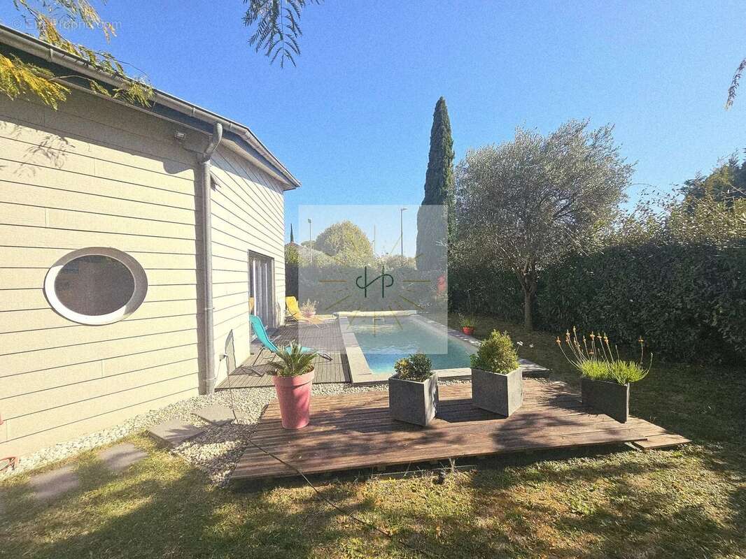 Maison à MONTELIMAR