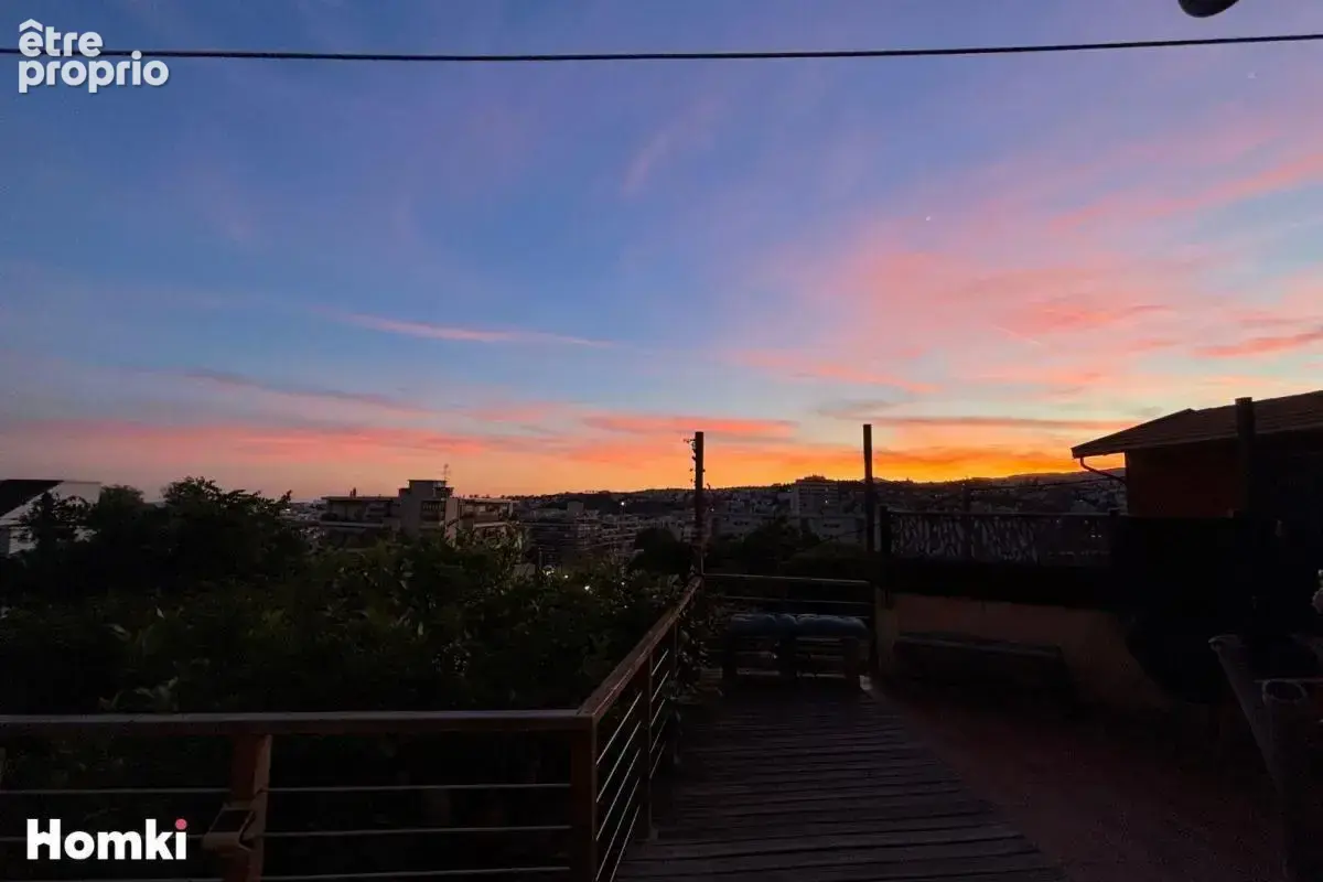 Maison/Villa T4 de 108 m² à Nice 06300 - photo 3