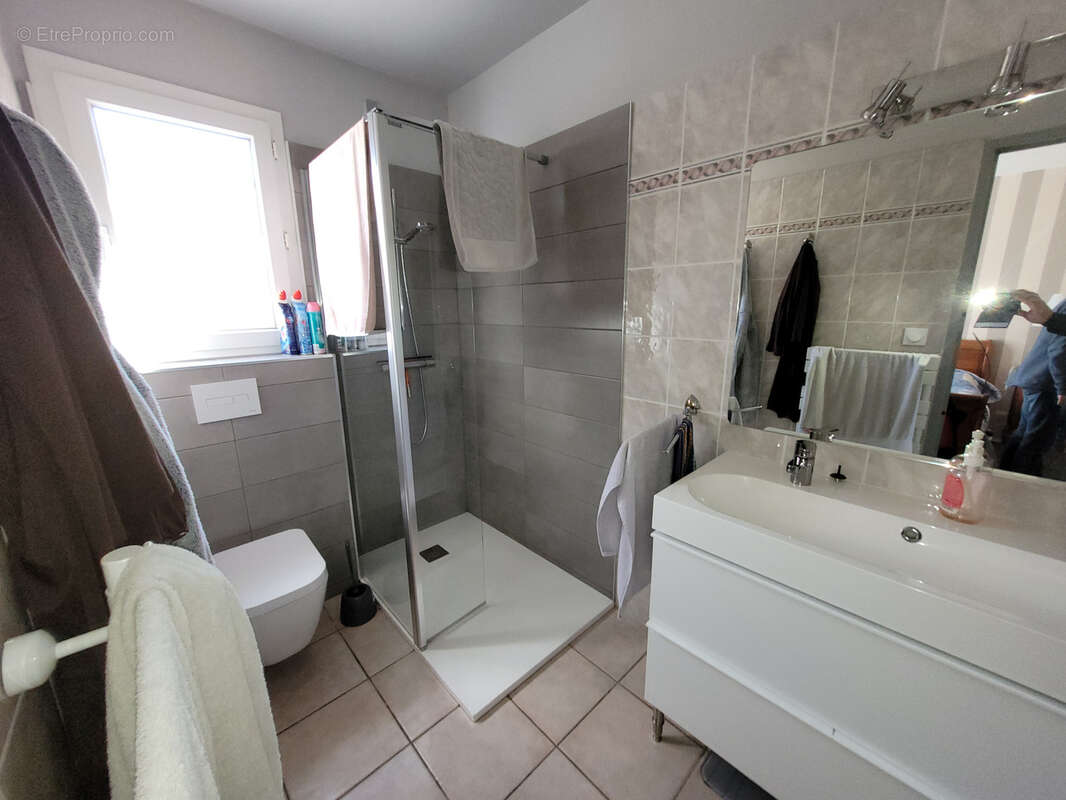 Salles d'Aude Villa T6 de 116 m2 de Plain-pied avec un garage de 30 m2, un atelier de 18 m2 et une piscine. - photo 10