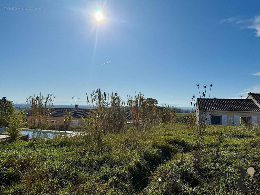 Terrain à DREMIL-LAFAGE