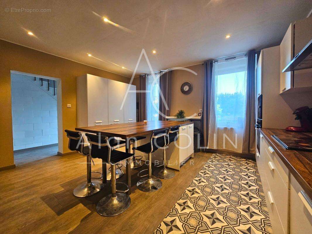 Hayange – maison familiale 149 m² – 4 chambres – sous-sol complet – terrain constructible – garage - photo 7