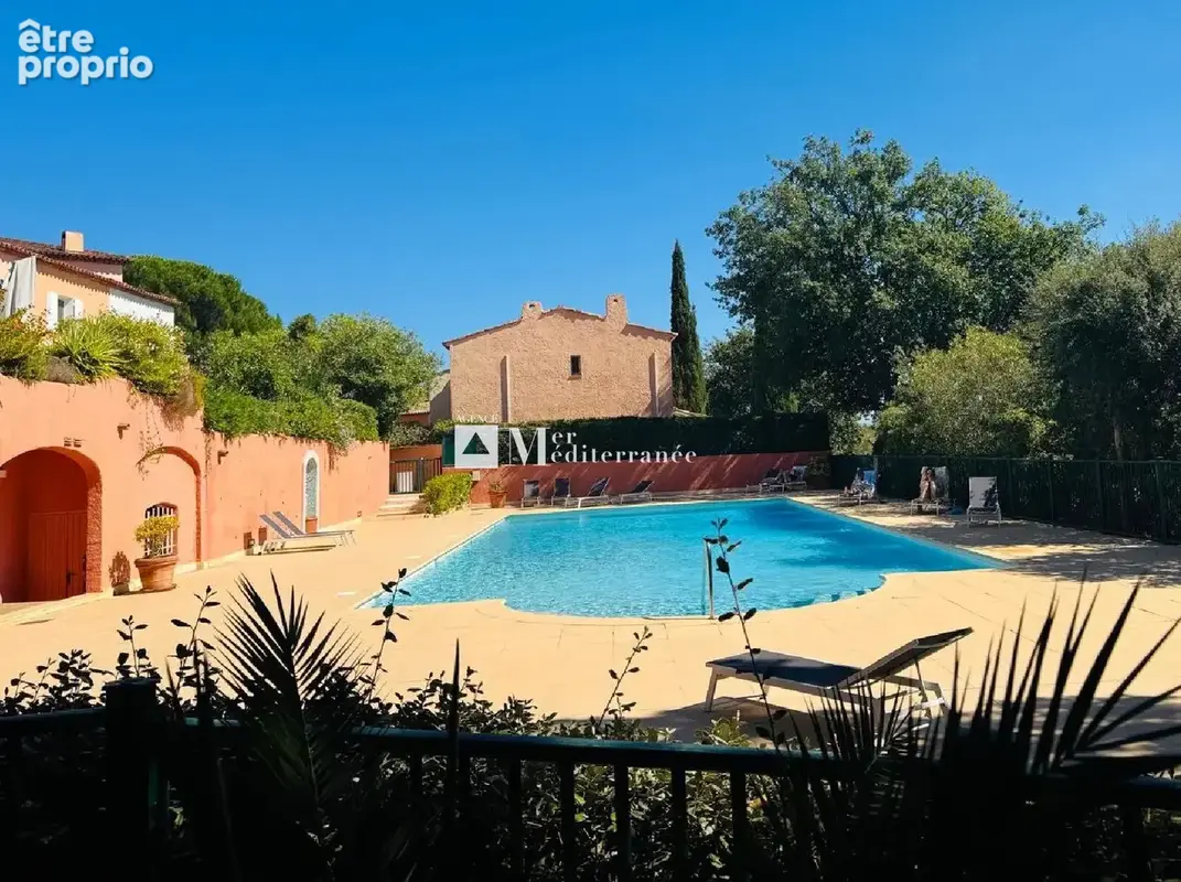 Appartement à GRIMAUD