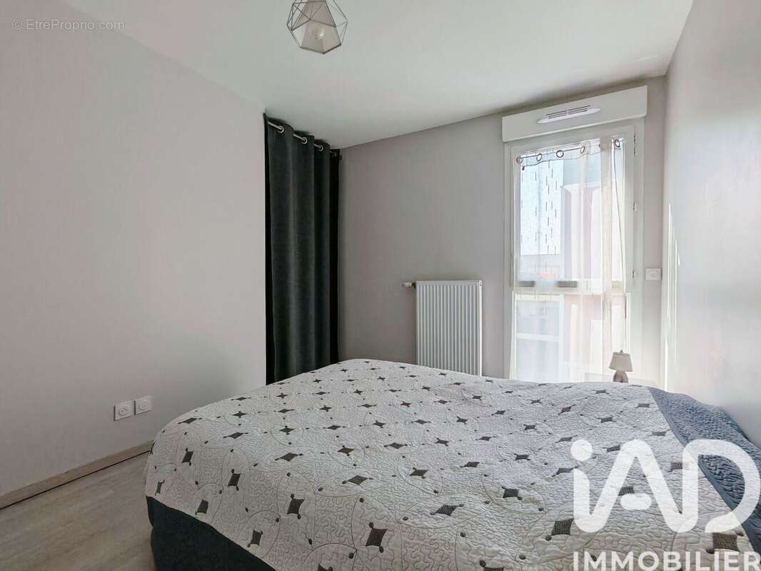 Photo 6 - Appartement à VAULX-EN-VELIN
